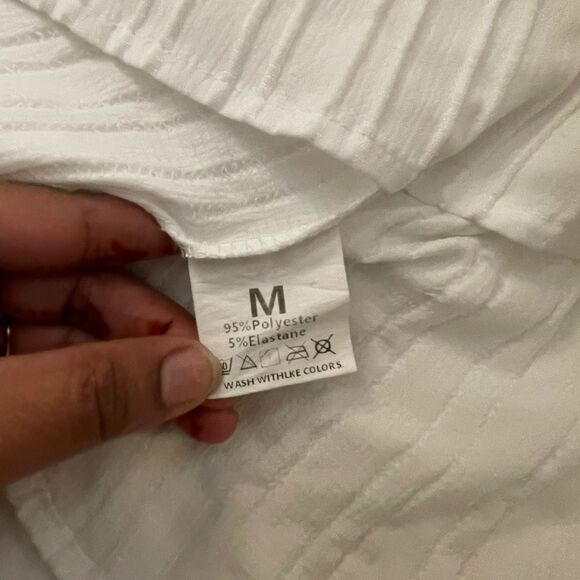 Women's White Tshirt Lace Cutout Applique Crew Neck Blouse Top Size M - Picture 5 of 9